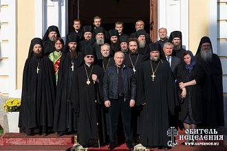 Владимир Путин вновь посетил Коневский монастырь