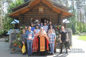 День празднования Владимирской иконы Божией Матери в Саперном. Обет трезвости.