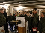 Гости из детского военно-патриотического лагеря Шумиловской школы в гостях у храма в Саперном