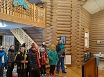 Дети на экскурсии в храме Сретения Господня в поселке Красноармейское 