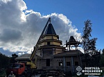 Установка шатра на храм святого благоверного великого князя Александра Невского в посёлке Починок